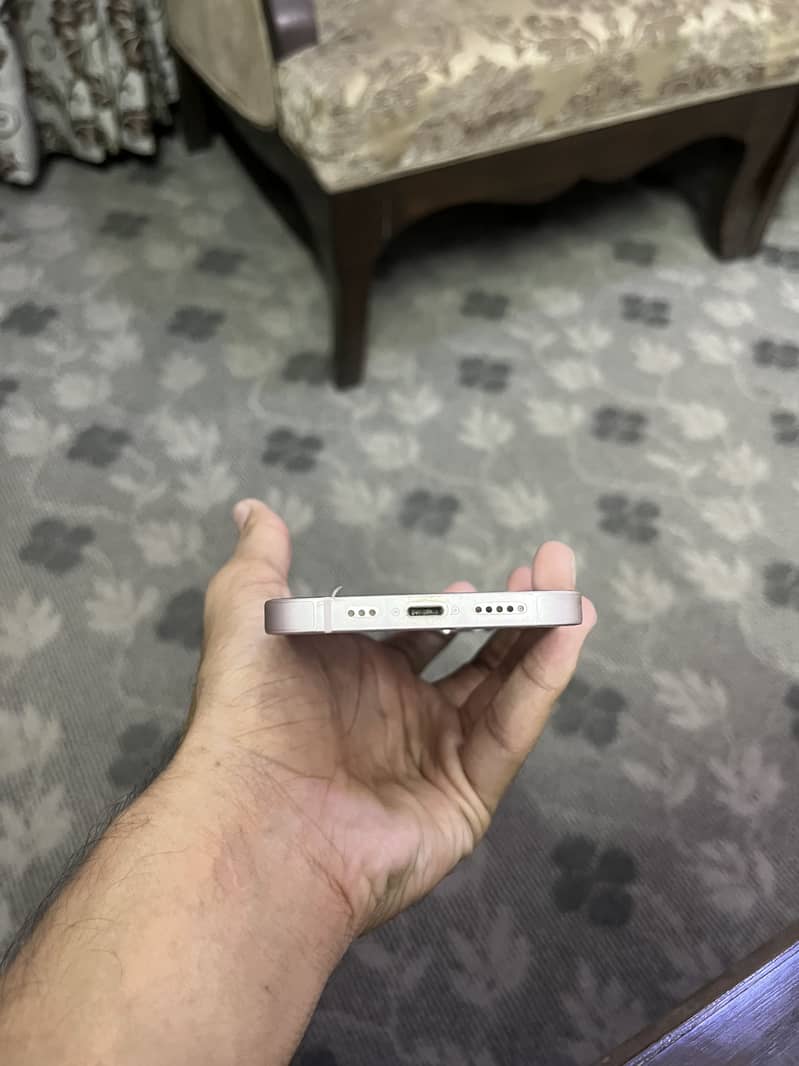 Apple iPhone 13 1