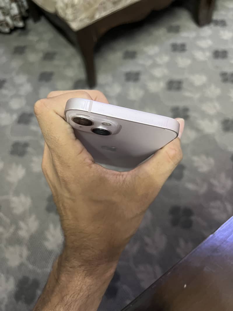 Apple iPhone 13 6