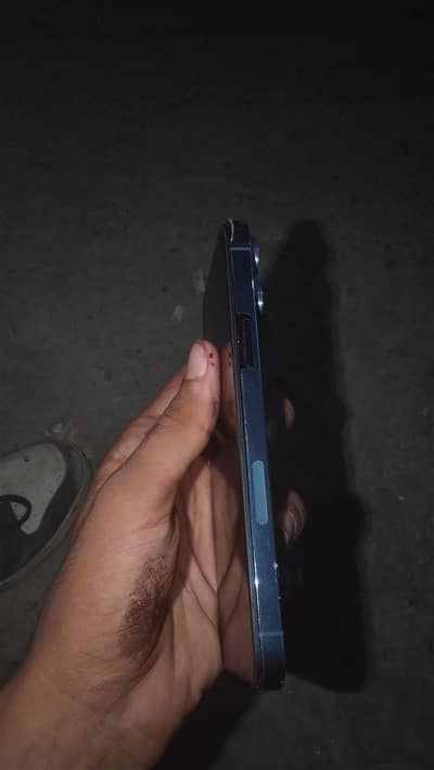 Apple iPhone 13 Pro Max LLA model