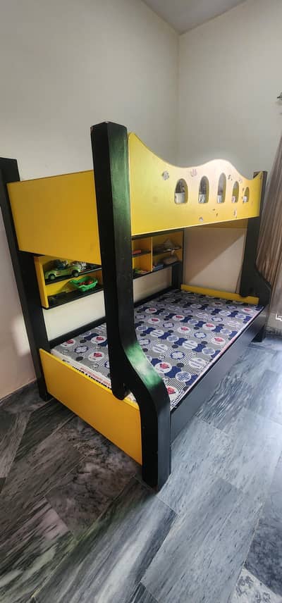 Bunker bed triple with 2 mattress