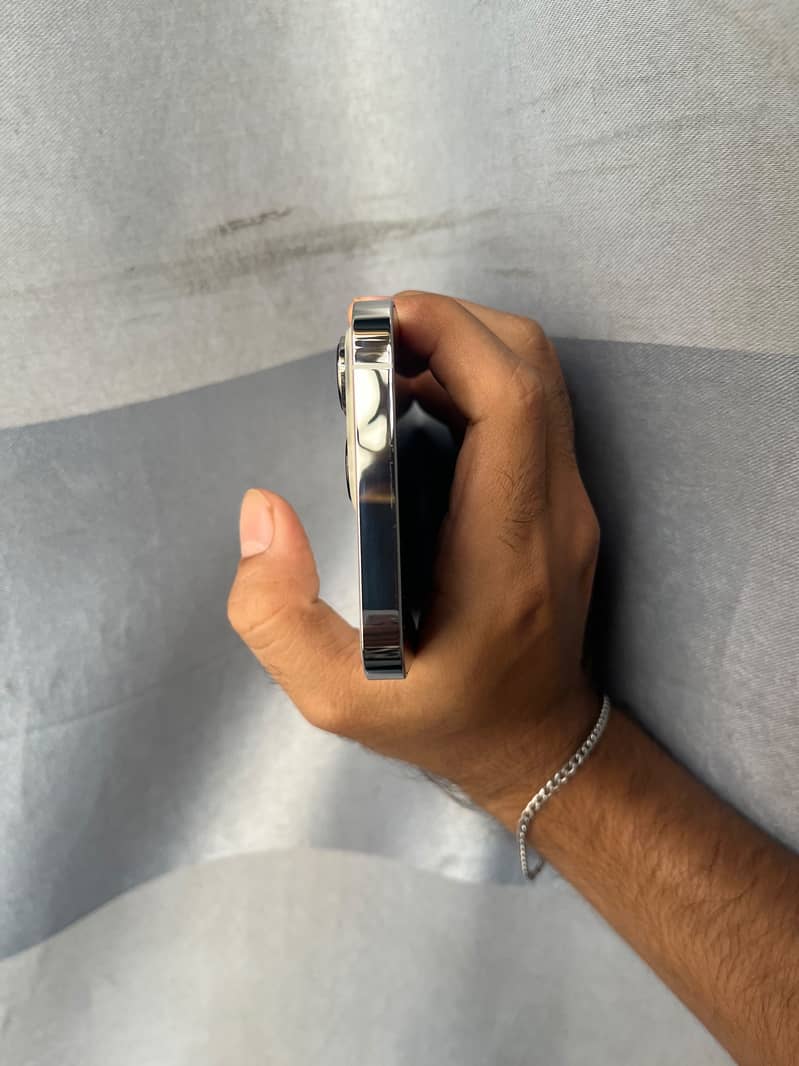 Apple iPhone 13 Pro 1