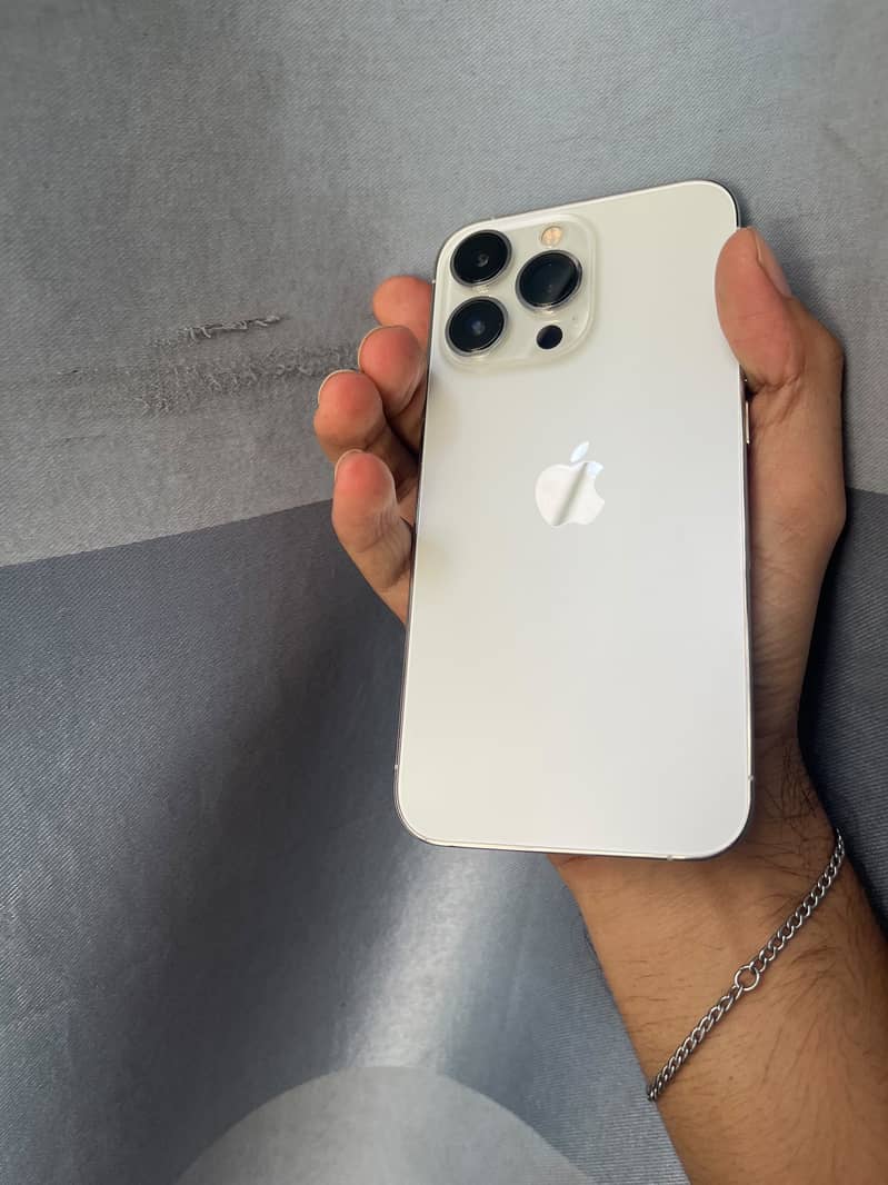 Apple iPhone 13 Pro 4