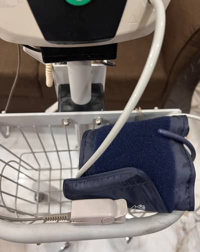 Welch Allyn Vital Signs Monitor 300 Series – BP Machine