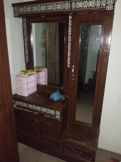 bedroom set 3 pic good condition