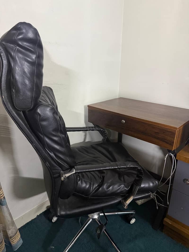 Study table with chair 0