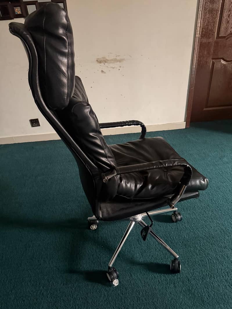 Study table with chair 2