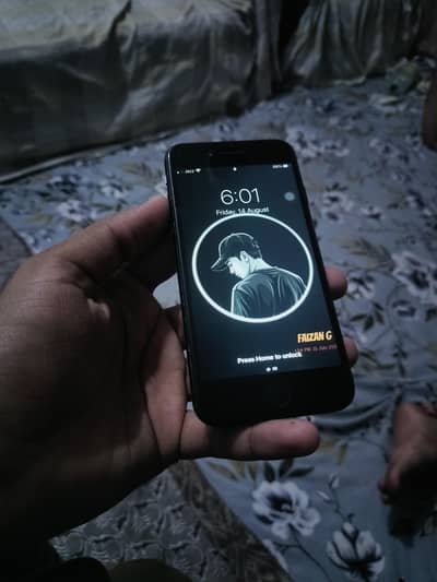 Apple iPhone 7