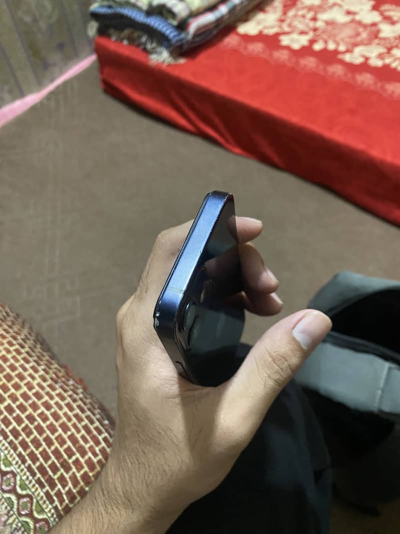 Apple iPhone 12 mini 6