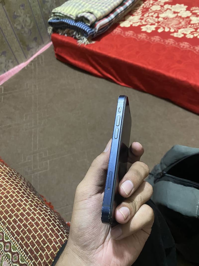 Apple iPhone 12 mini 7