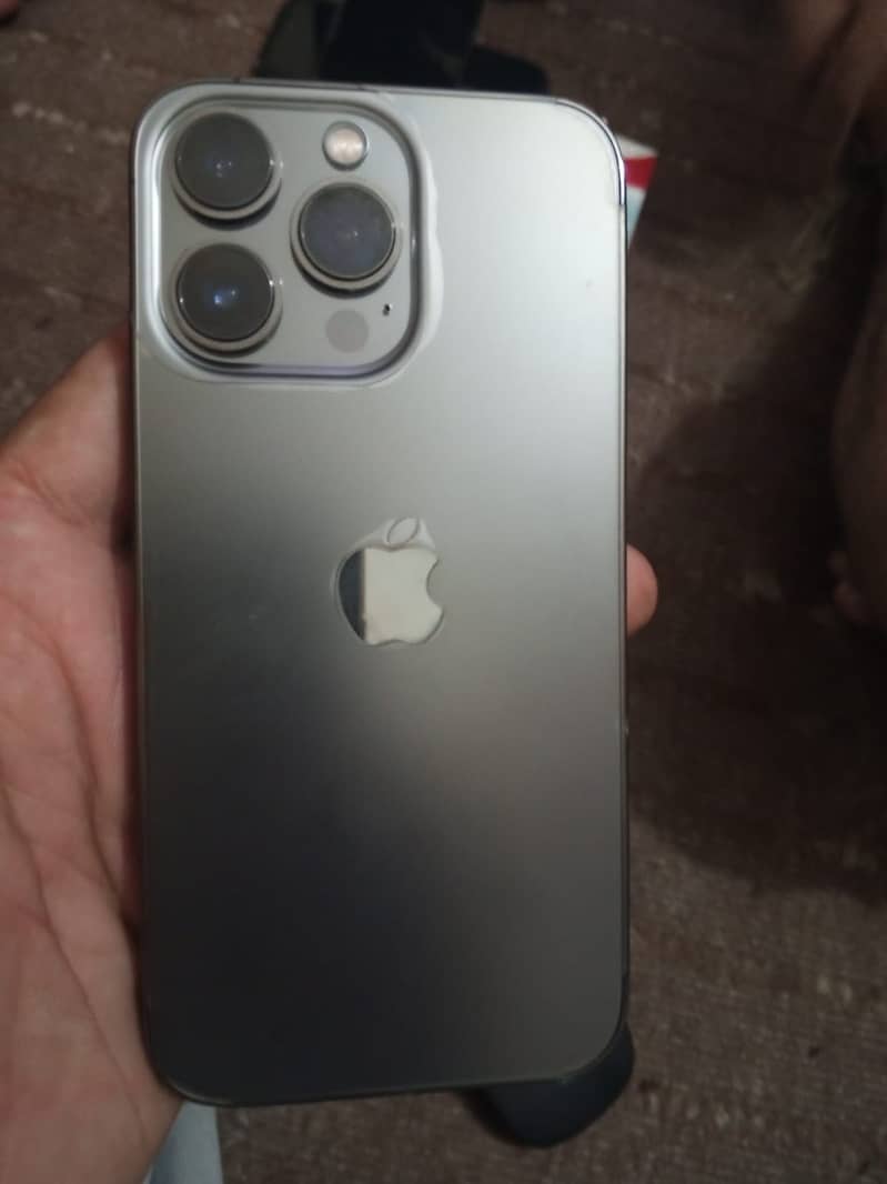 Apple iPhone 13 Pro 1