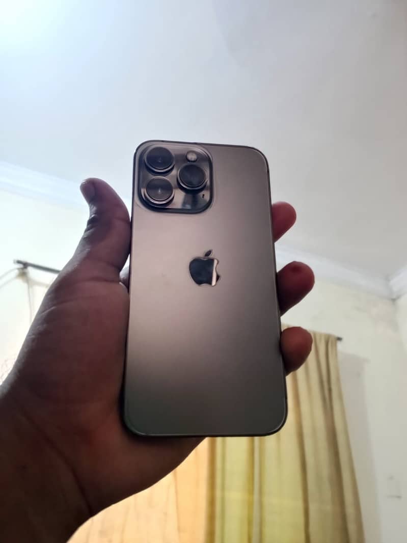 Apple iPhone 13 Pro 3