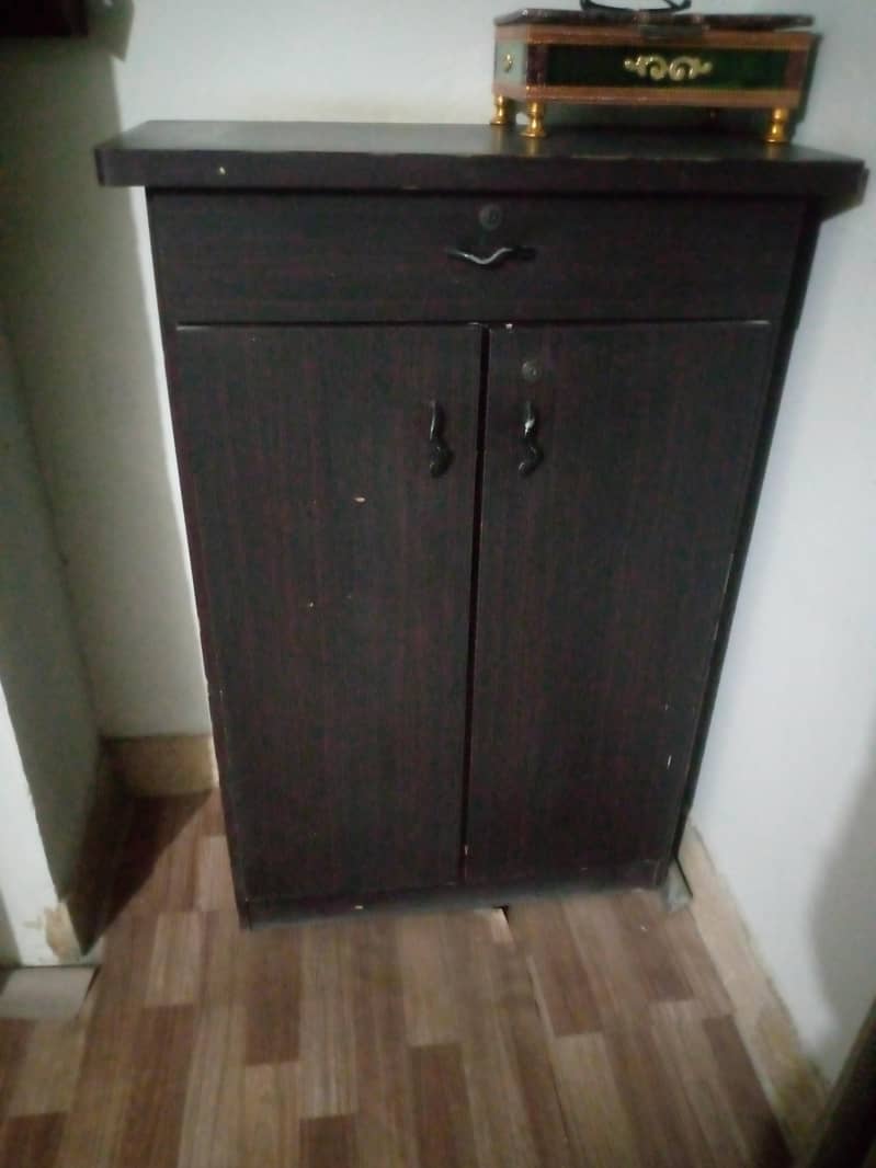 small wardrobe 0