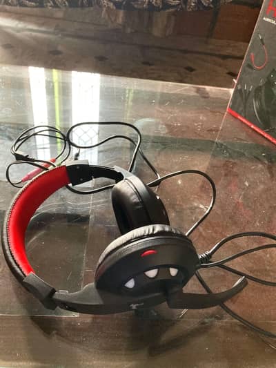 Gaming Headphones / Headset – Black & Red – Good Condition