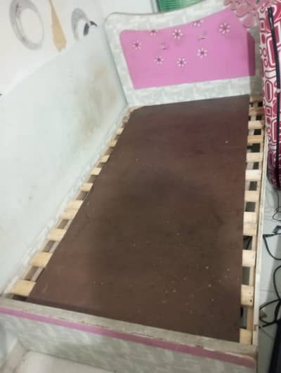 Kids pink bed without mattress