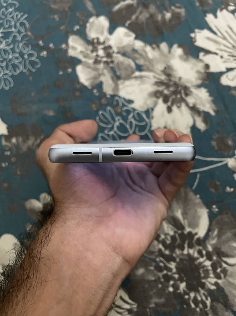 Google Pixel 7a 4