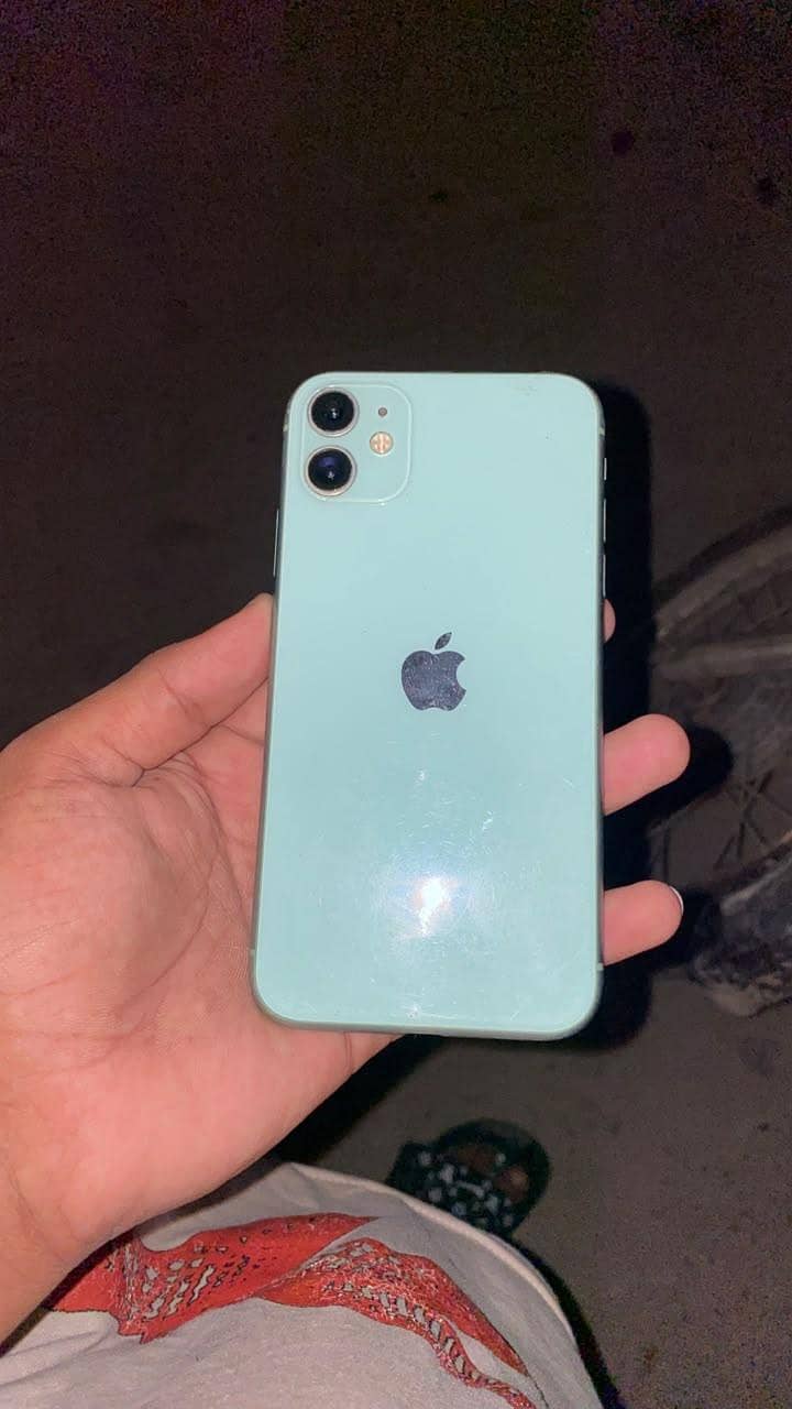 Apple iPhone 11 0