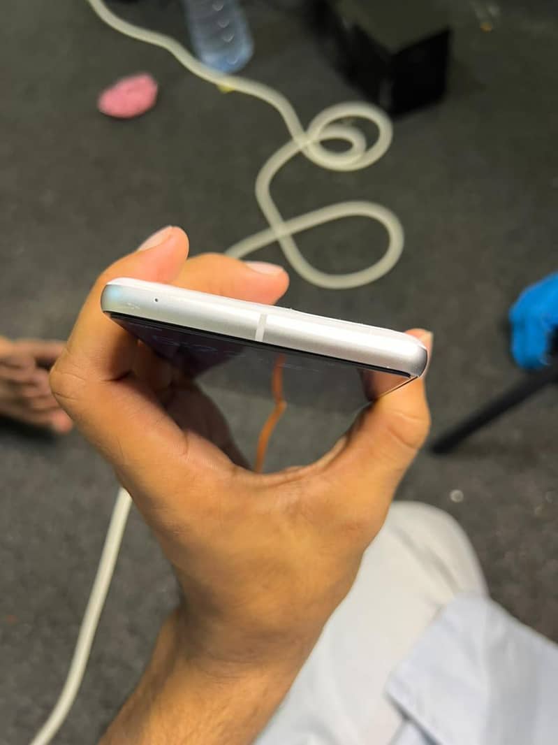 Google Pixel 7 4