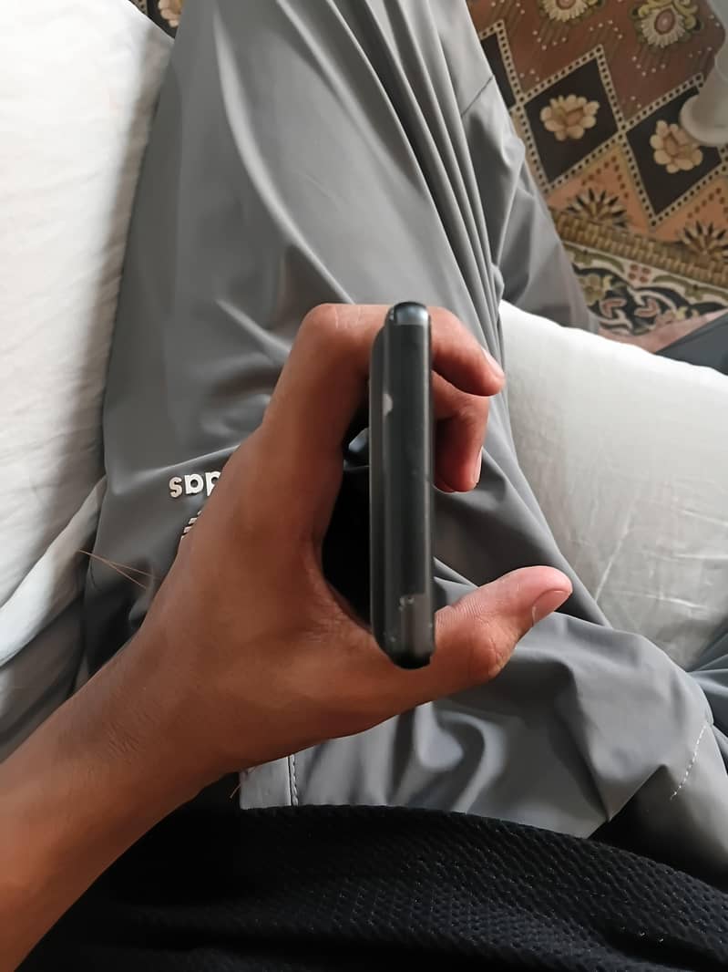 Google Pixel 7 4