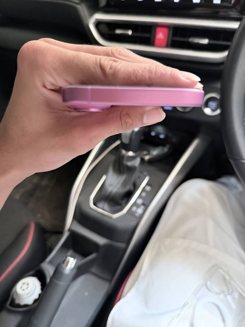 iPhone 16 6