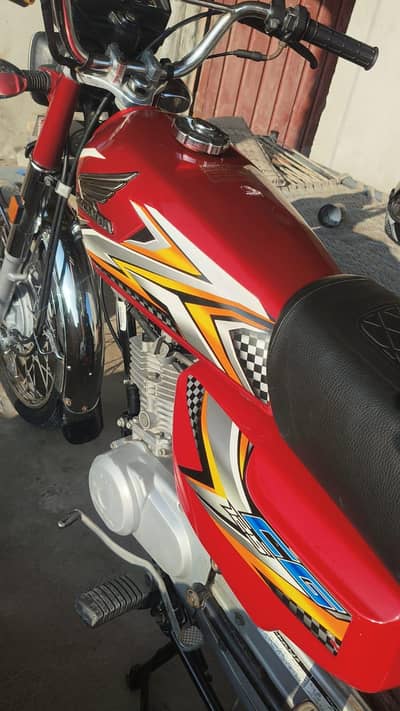 Honda CG125 2025 model neat condition no rust
