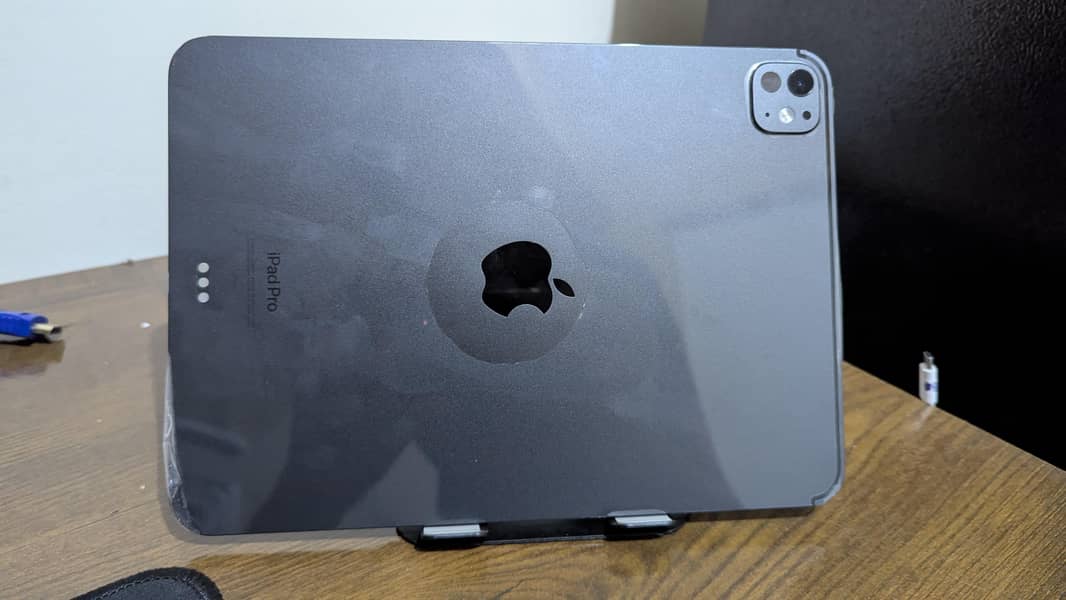 iPad M4 pro | 97% battery health 7