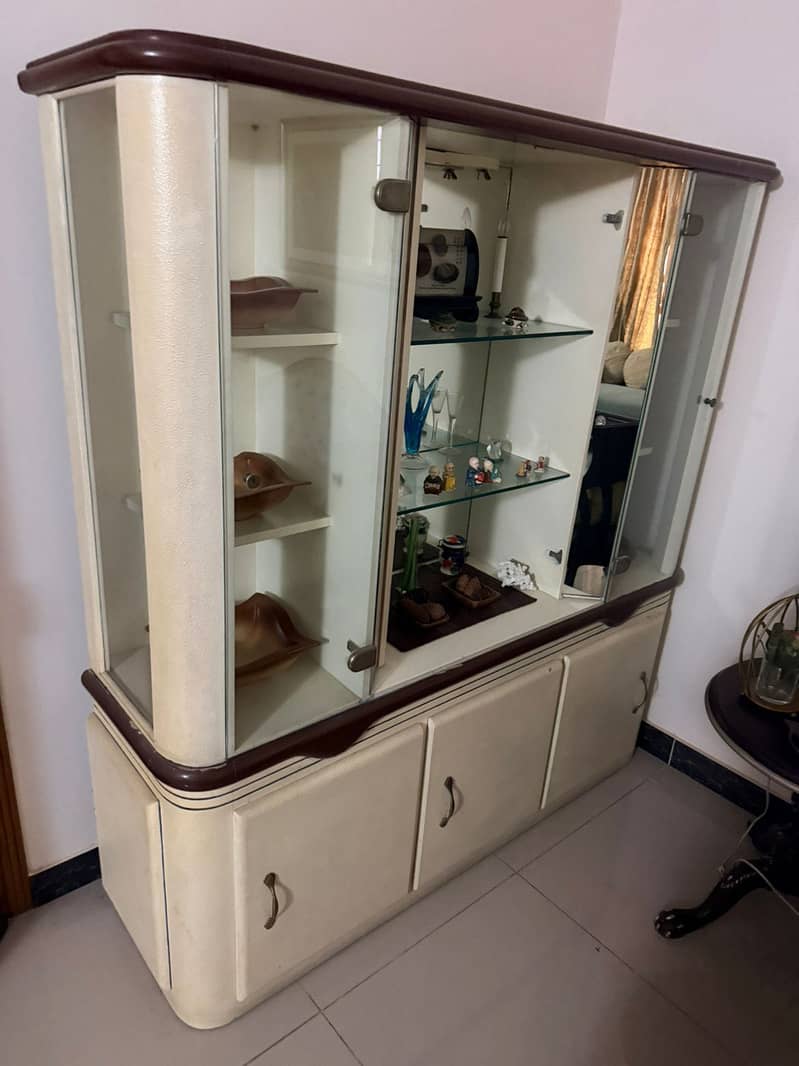 Divider/ show case 1