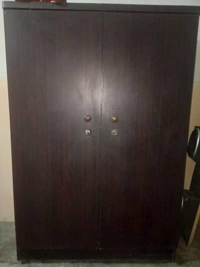 cabet  and dressing table