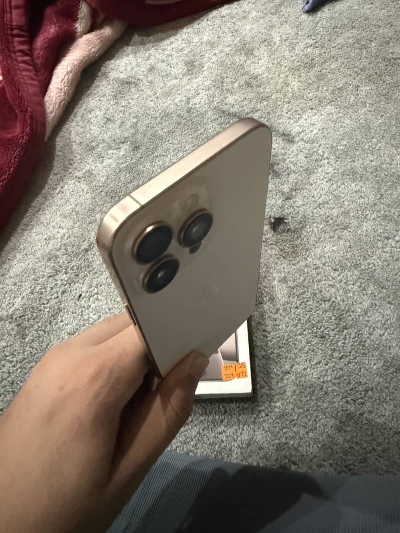 Apple iPhone 16 Pro Max 3