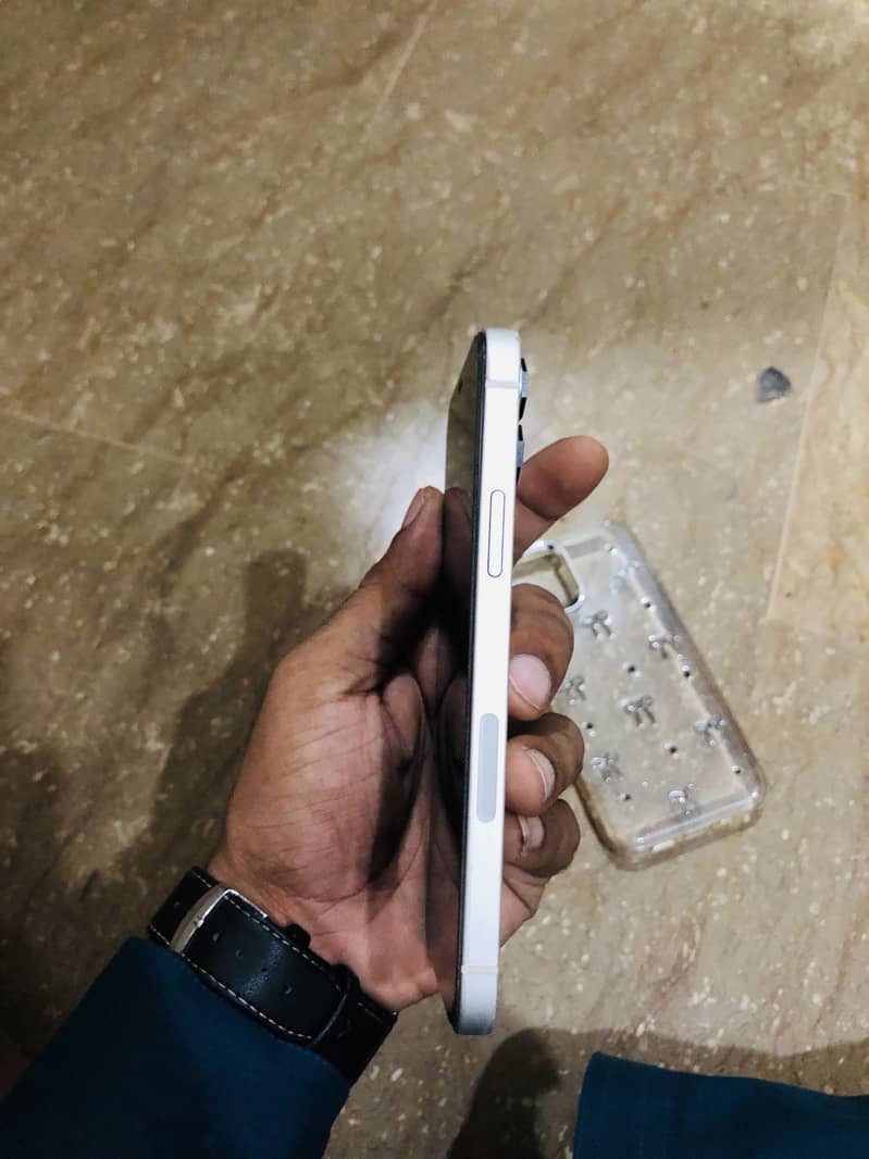 Apple iPhone 12 12