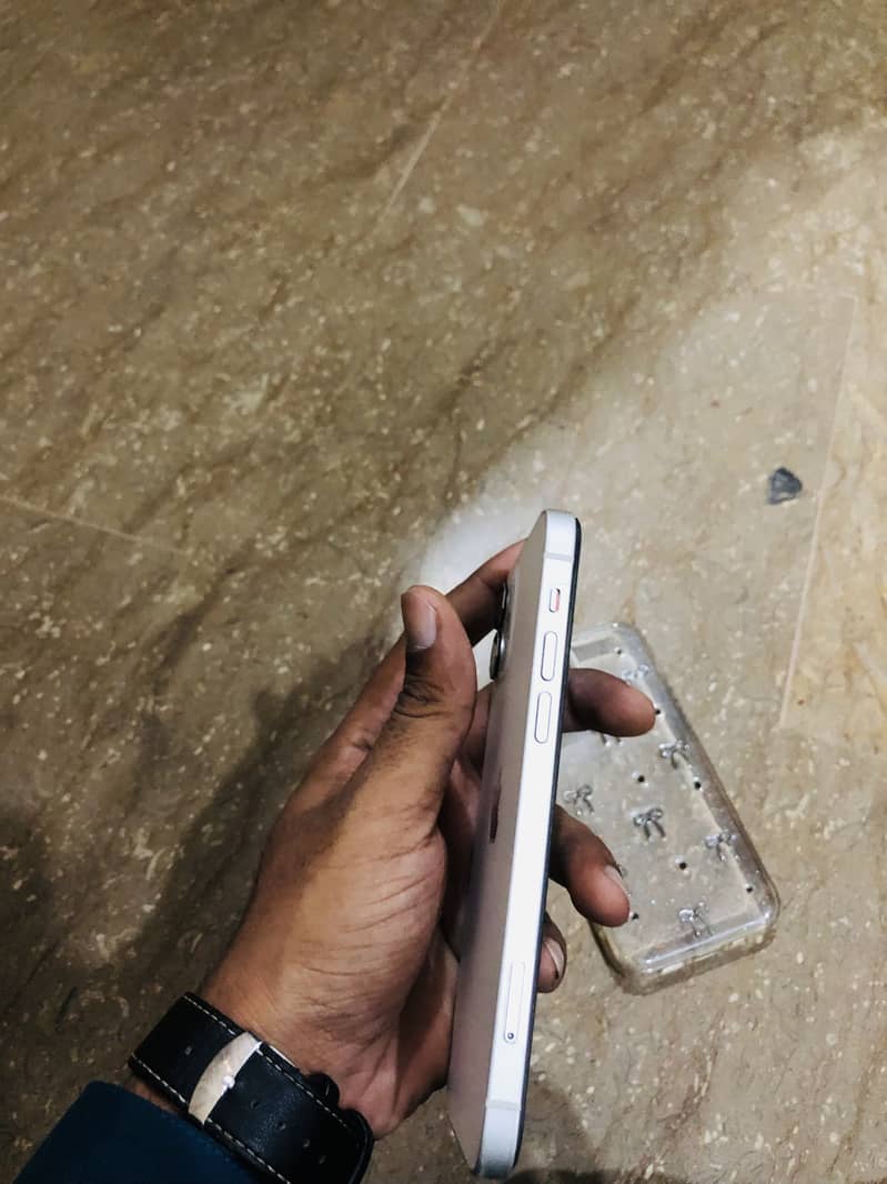 Apple iPhone 12 13