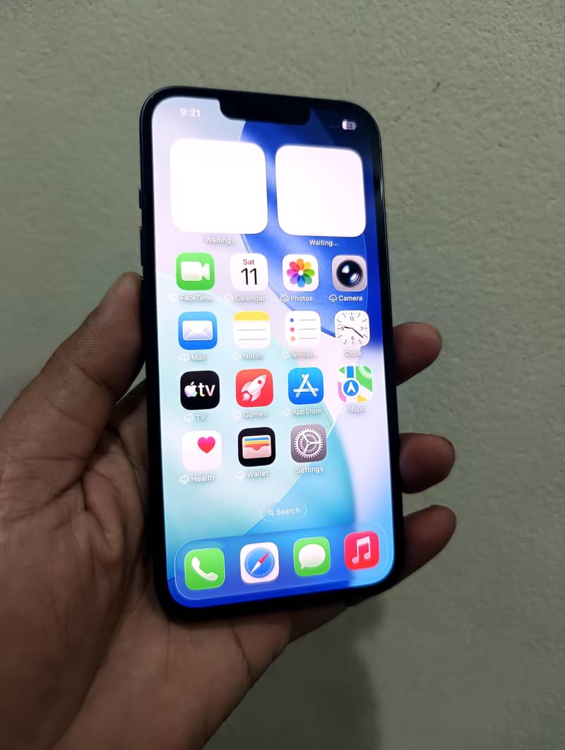 Apple iPhone 13 2
