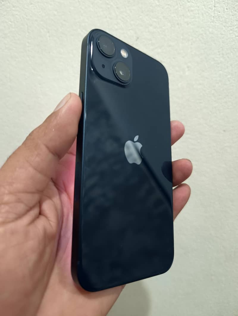 Apple iPhone 13 4