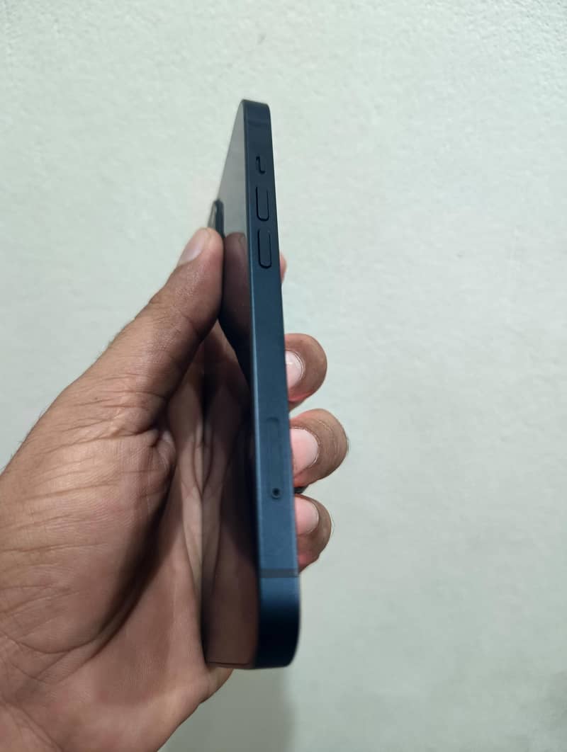 Apple iPhone 13 5