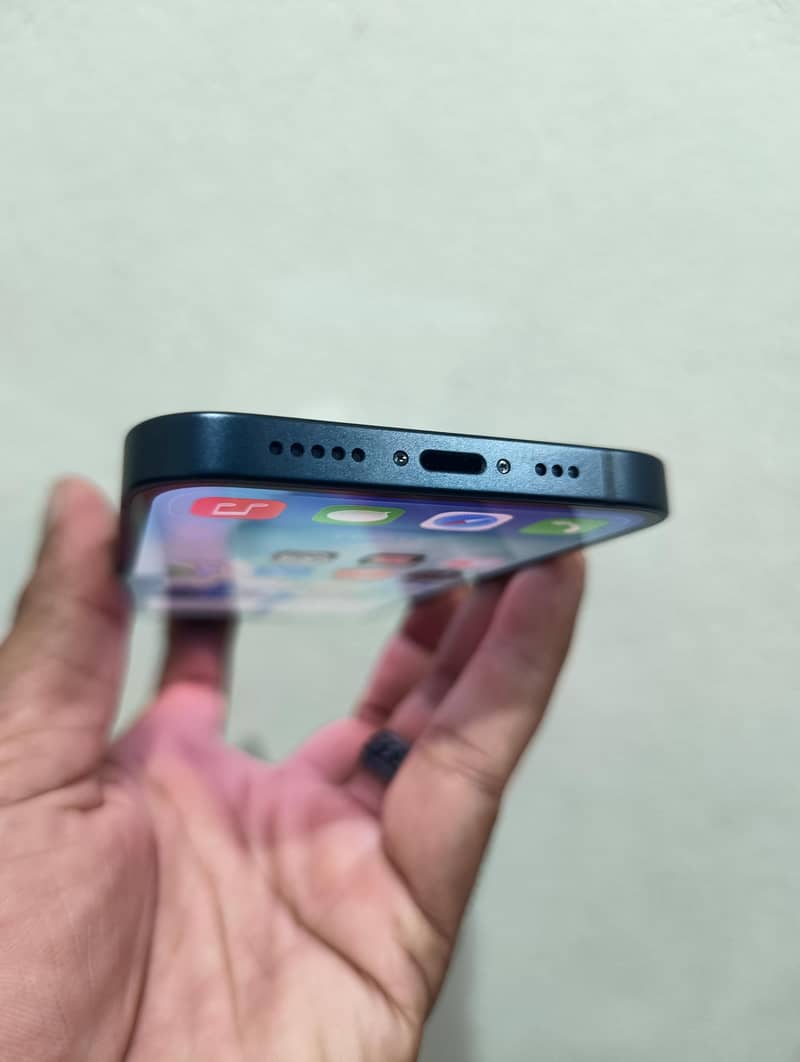 Apple iPhone 13 6