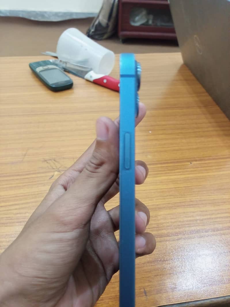 Apple iPhone 13 1