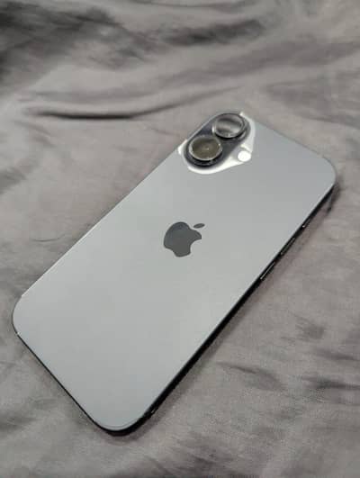 Apple iPhone 16