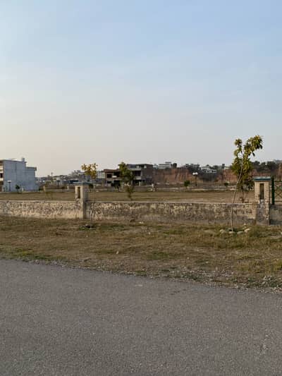 7 MARLA SEMI DEVELOP PLOT FOR SALE ON REASONABLE PRICE