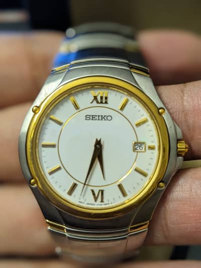 Seiko V739-0B30 R1 Watch
