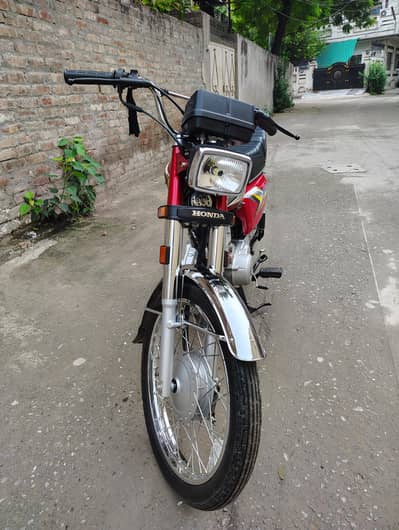 (Honda 125) For Sale 2025 Model 7300used  Totally Genuine 10\10