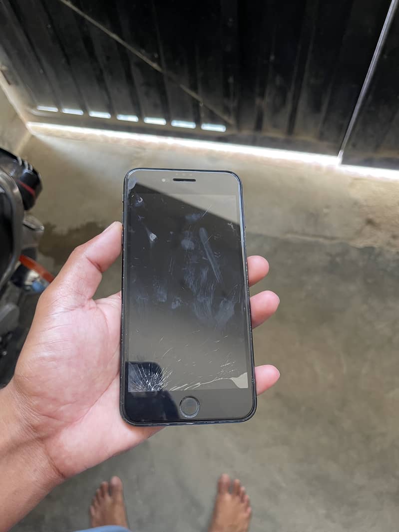Apple iPhone 7 Plus 3