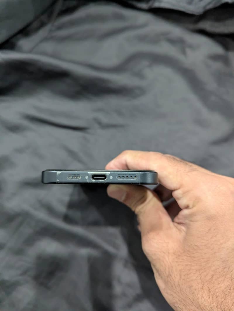 Apple iPhone 16 2