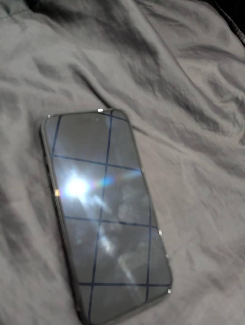 Apple iPhone 16 5