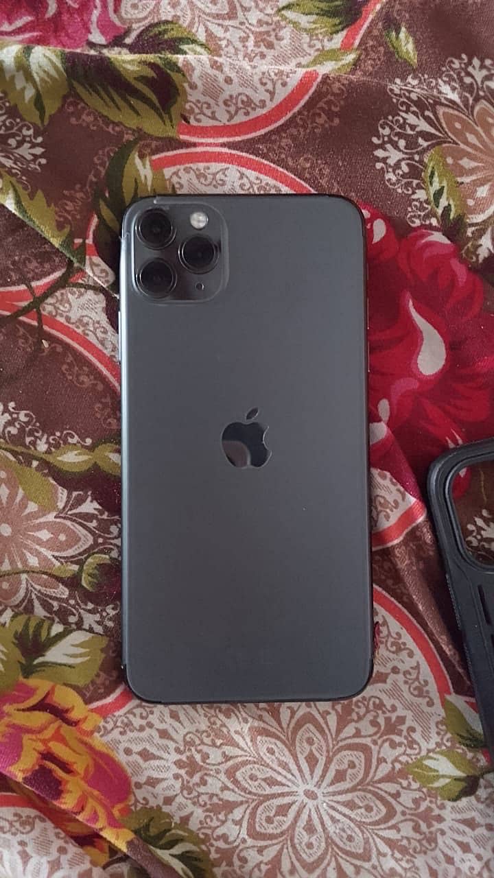 Apple iPhone 11 Pro Max 1