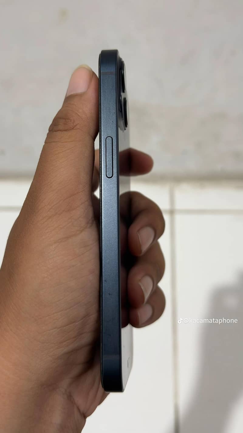 Apple iPhone 13 1