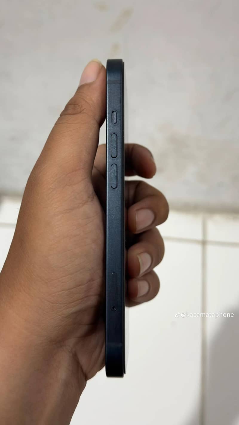 Apple iPhone 13 2