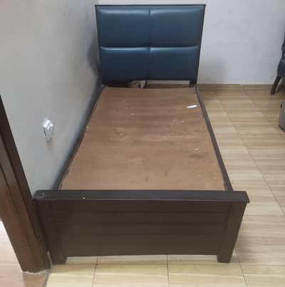 Good condition single bed