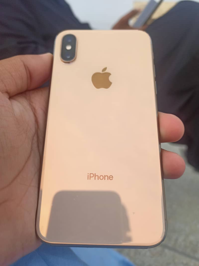 Apple iPhone XS 1