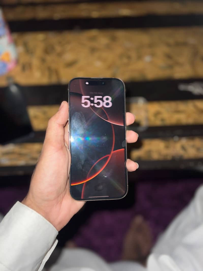 Apple iPhone 16 Pro 2