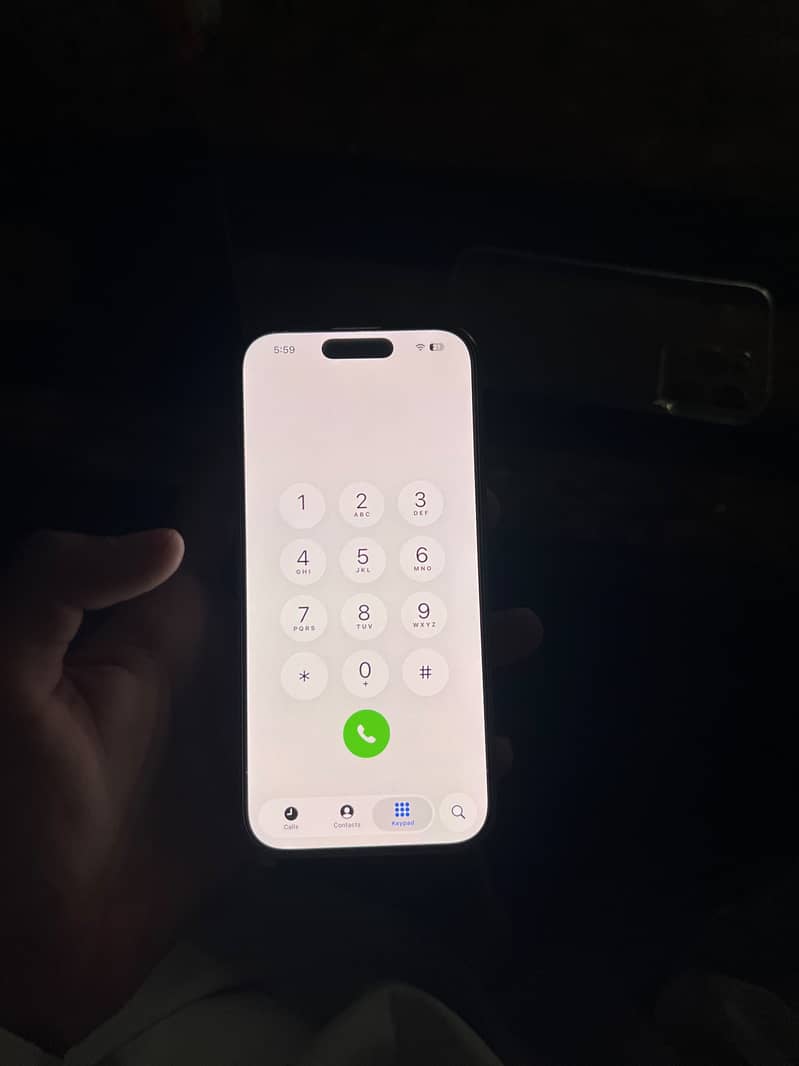 Apple iPhone 16 Pro 3