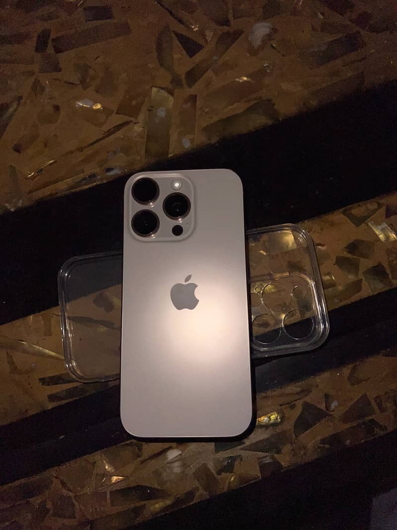 Apple iPhone 16 Pro 4
